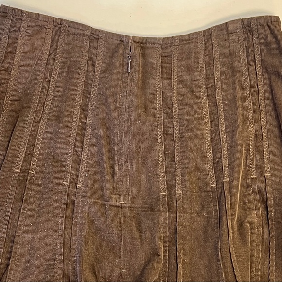 Cabi brown lightweight corduroy skirt, size 0 100% cotton fit and flare - Picture 5 of 6